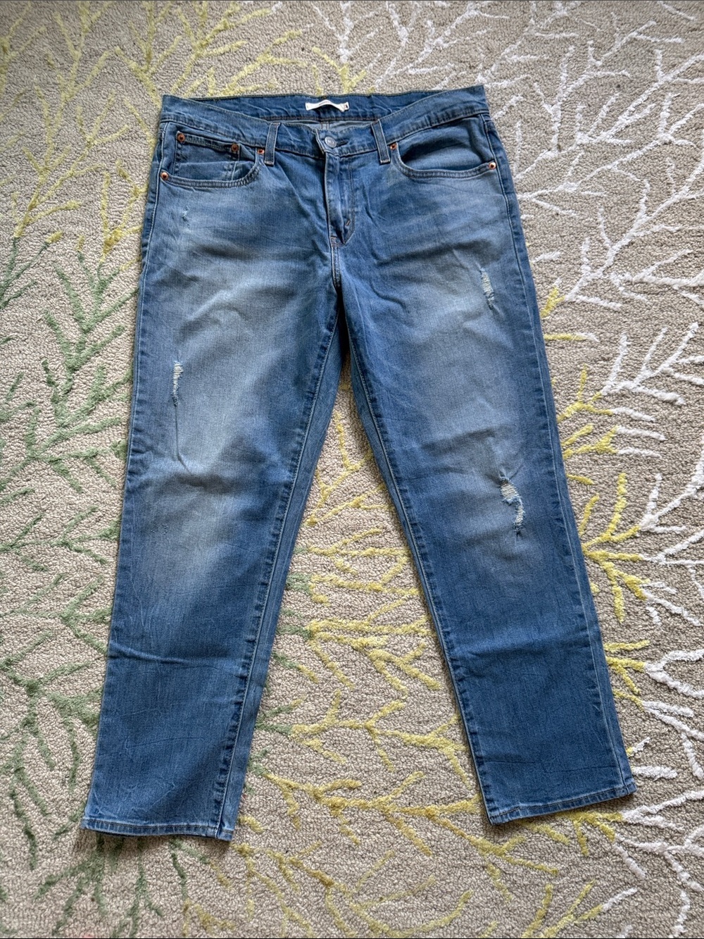 Levi’s boyfriend distressed jeans, 30